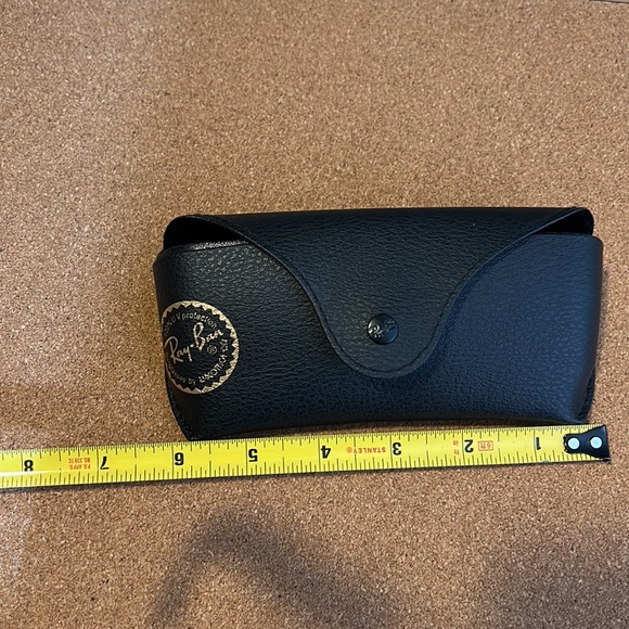 Black Ray-ban glass case only, not including wipe - Picture 8 of 9